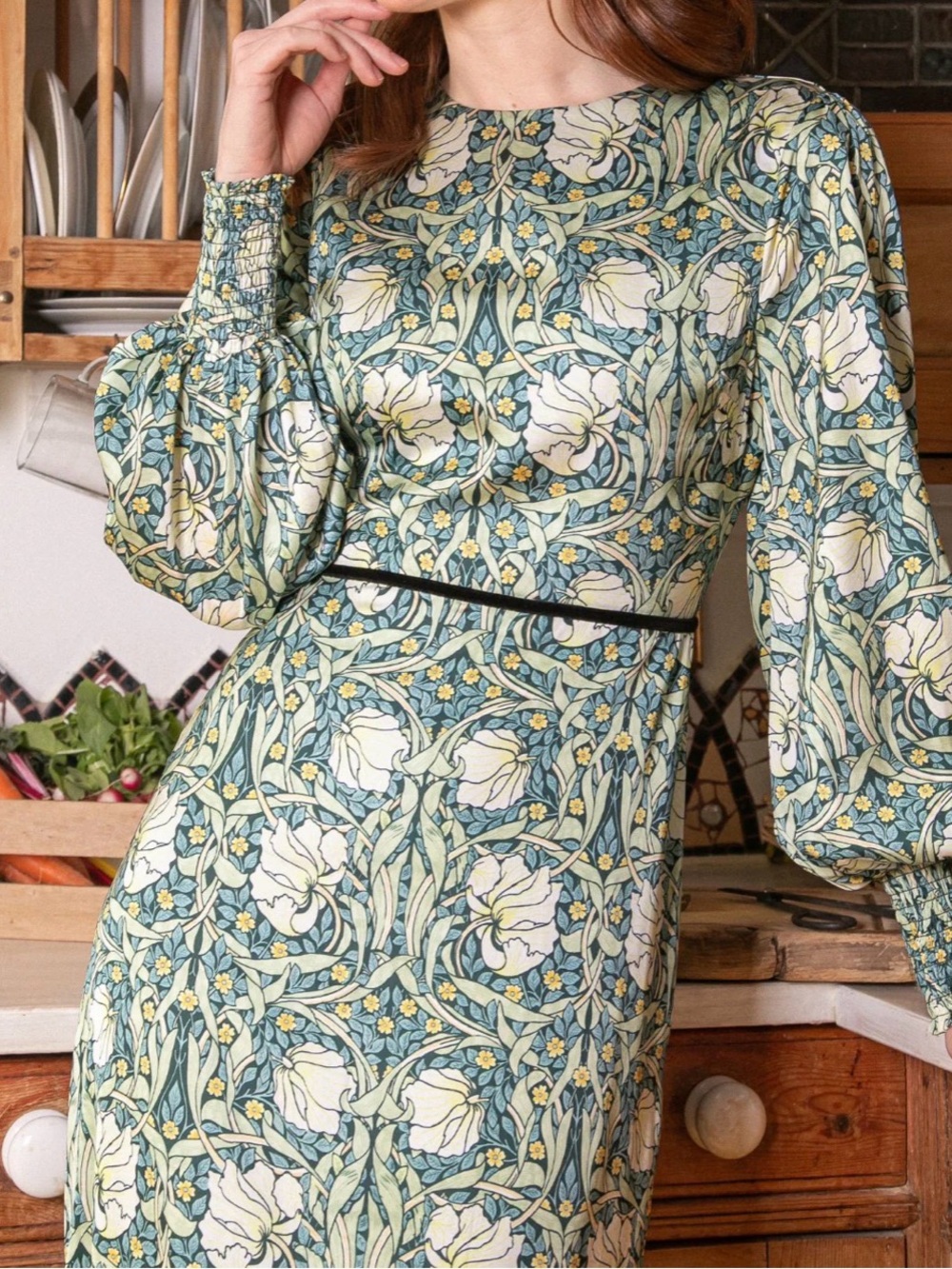 Hope and Ivy Green Floral Long-Sleeve Maxi Dress with Bow Detail - Picture 5 of 7